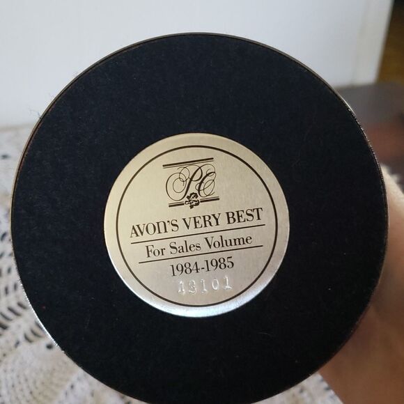 Vtg 1984-85 Avon's Very Best Award for Sales Volume Pewter Mrs PFE Albee Statue - Picture 8 of 8